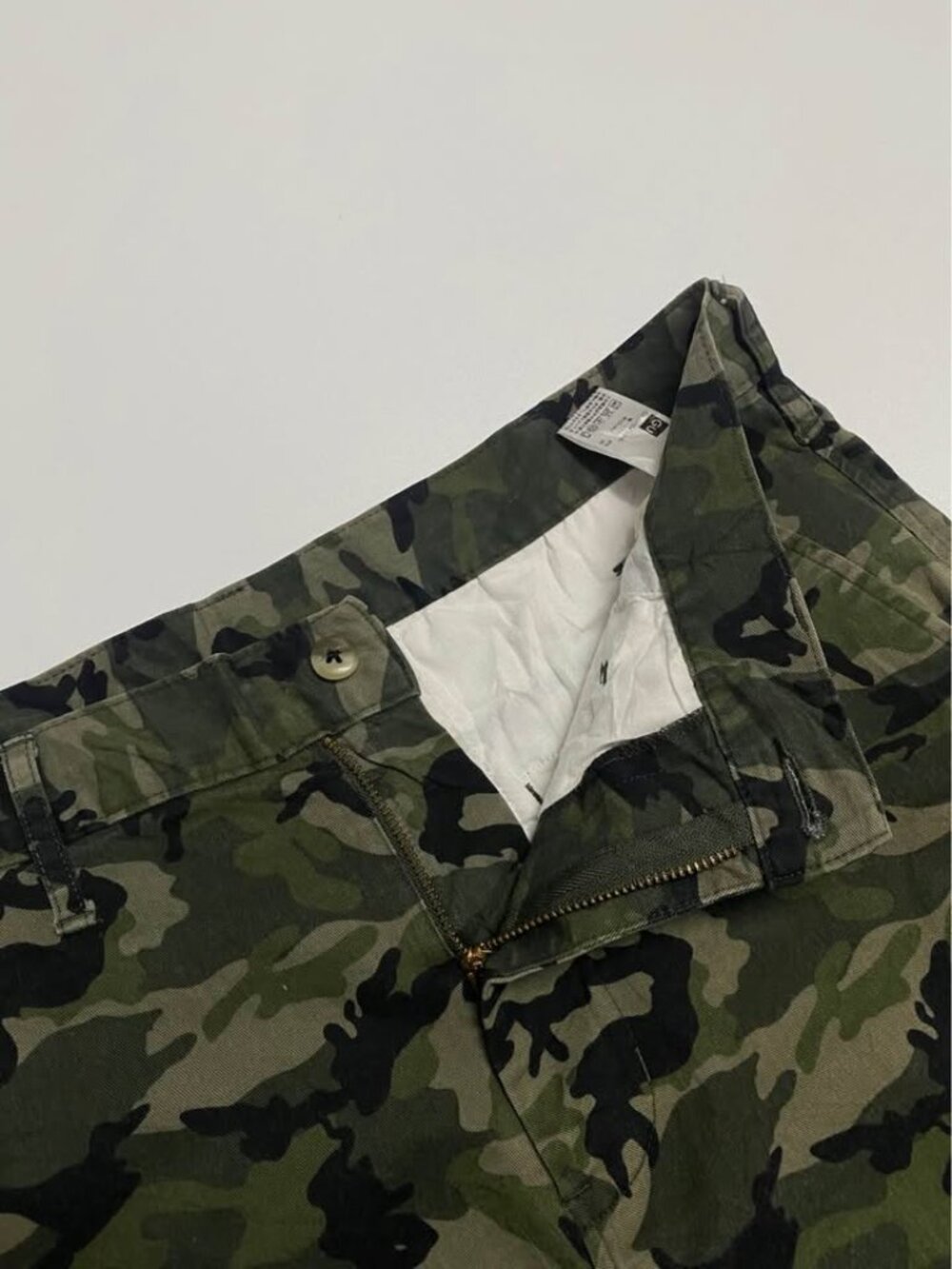 Men's Camouflage Cargo Shorts - Picture 3 of 3
